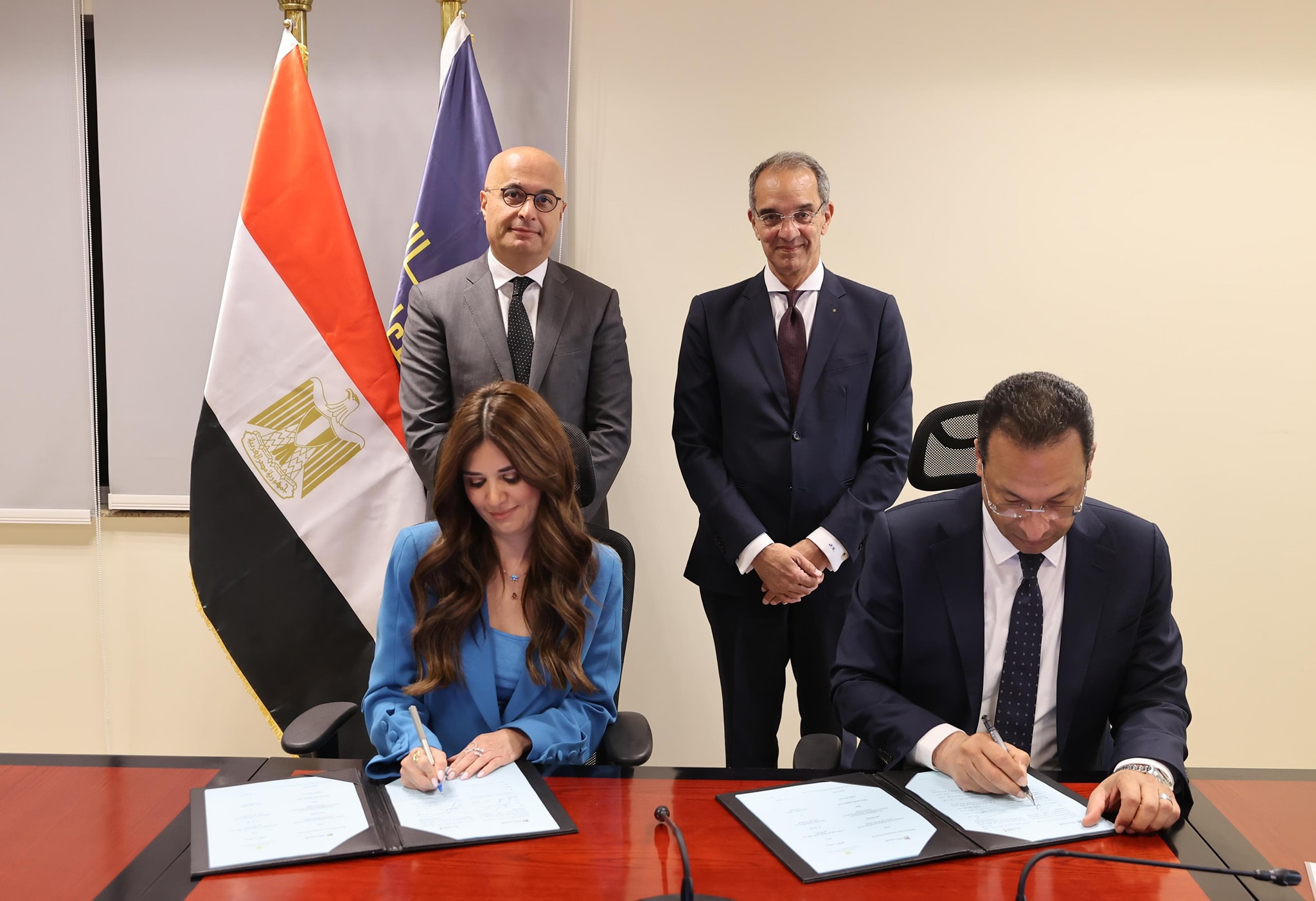 تعاون  
